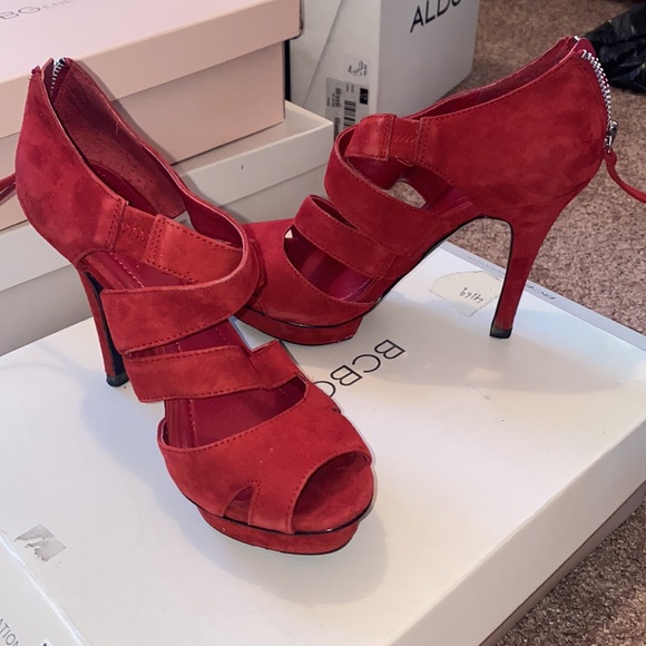 BCBG Kruz Oxblood Red Suede Heels - Picture 5 of 11